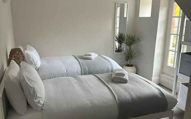 Luxury Family Home Central Bournemouth Sleeps 6