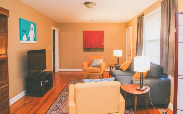 Woodbine Charmer 12 min to Downtown Nashville!