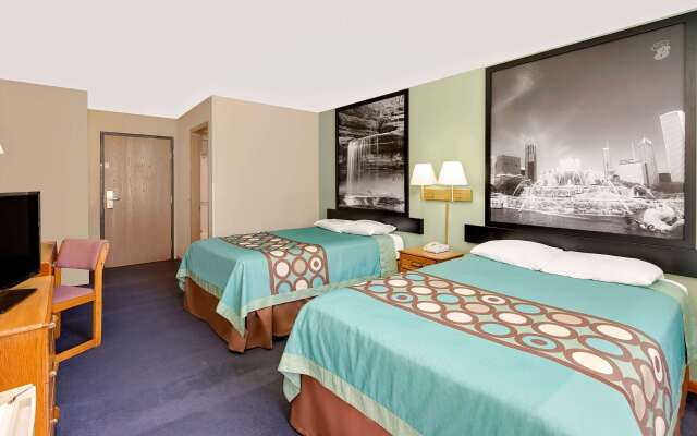Super 8 by Wyndham Macomb