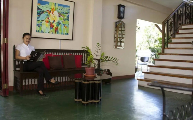 Bahay Ni Tuding Inn & Bistro