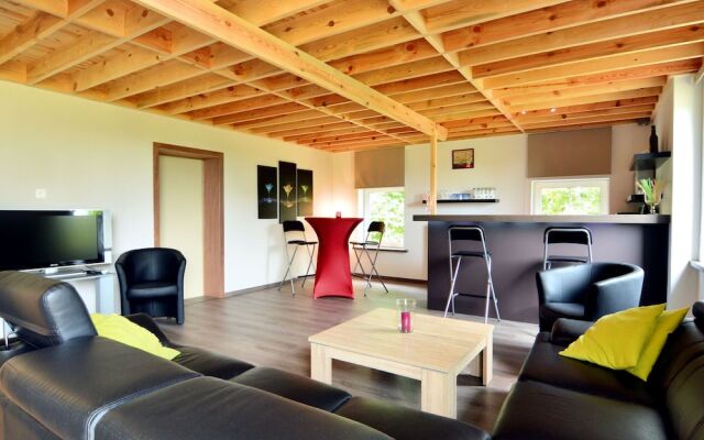 Garden-view Holiday Home in La Roche-en-ardenne