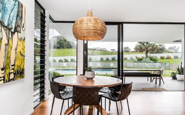 Your Luxury Escape - Scenic Vista