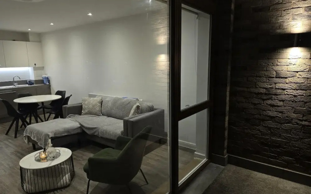 Luxurious 2-bed Haven in the Heart of Barking