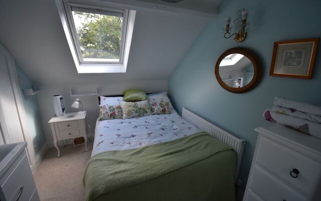 Immaculate 4-bed Apartment in Bournemouth & spa