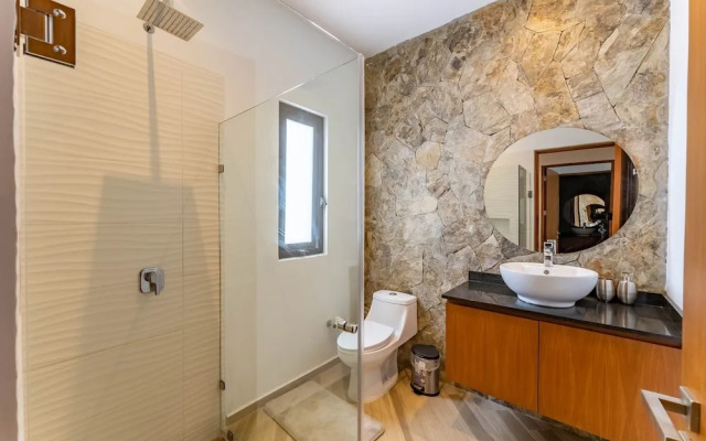 Anana Yaaxlum 105 S Oasis Pool and Jacuzzi