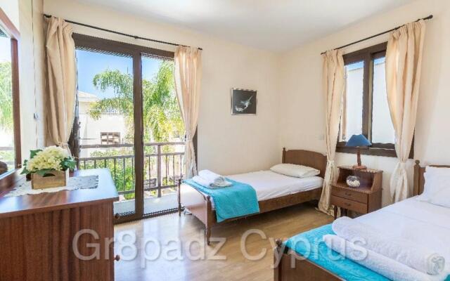 Gr8padz Summer Breeze Villa