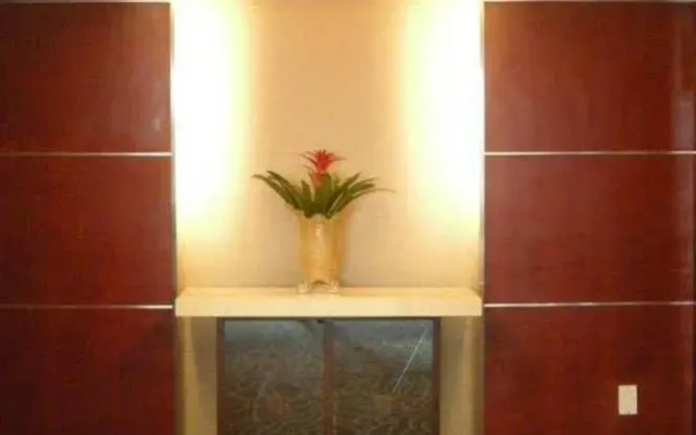 Lejia EAC International Apartment Hotel
