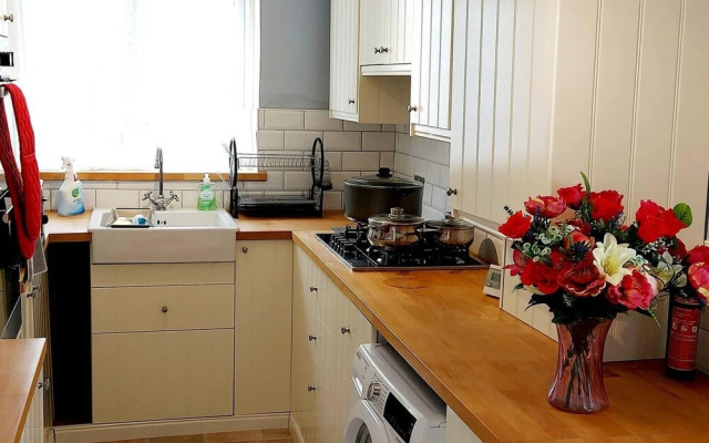 Beautiful 3-bed House in Chatham