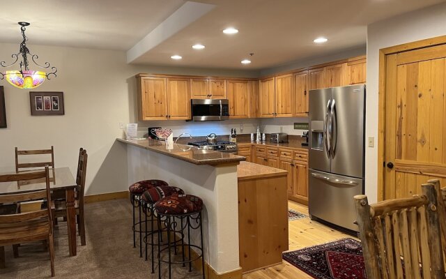Bear Creek Lodge 108 2 Bedroom Condo by Alpine Lodging Telluride