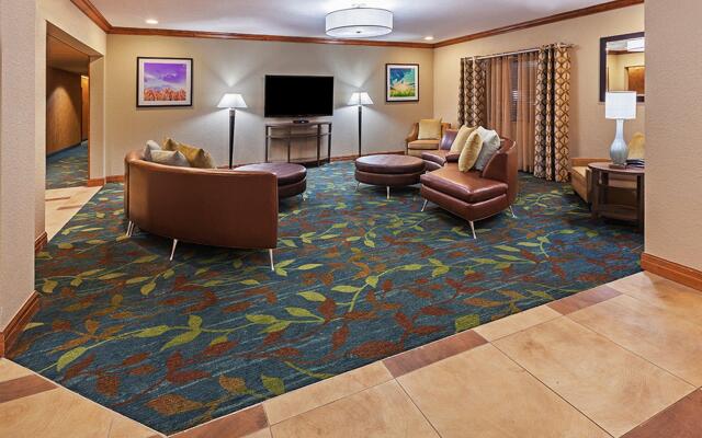 Candlewood Suites Tulsa