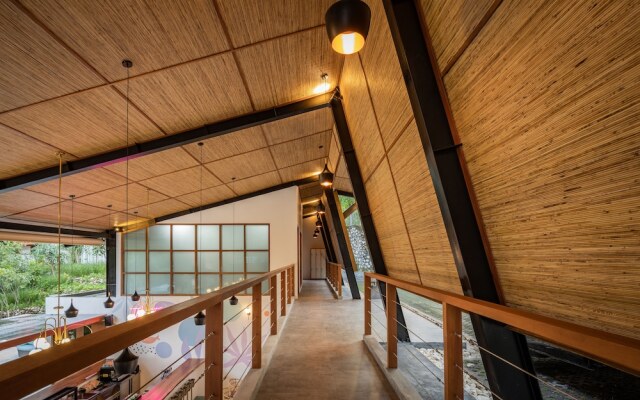 Deep Roots Dive & Yoga Resort