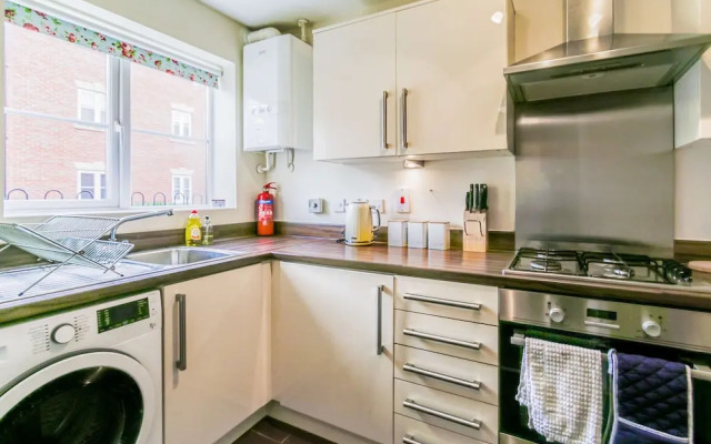 Groups Family 3BR House Emperor