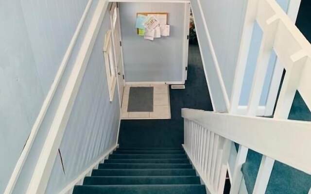 Westside- 3 Bedroom Home by RedAwning