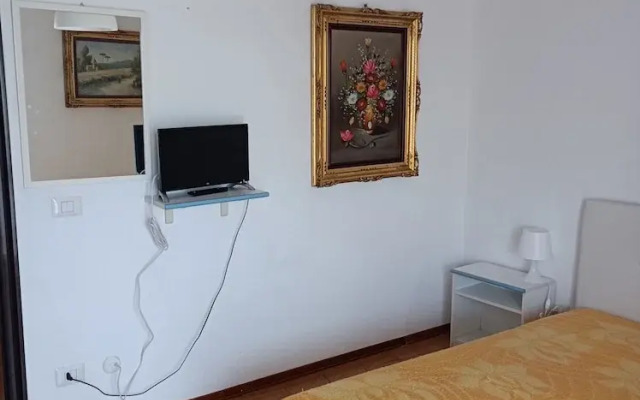 Seafront Apartment for Rent 6 Sleeps Skyscraper