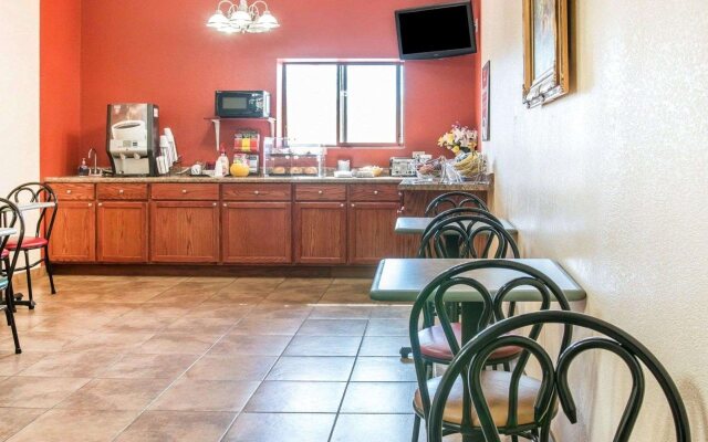 Econo Lodge Cadillac