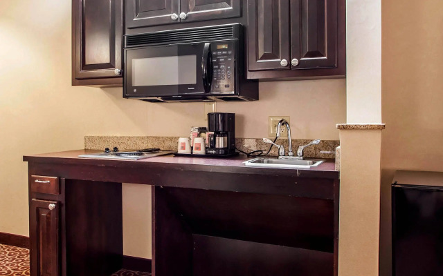 Comfort Suites East Brunswick - South River