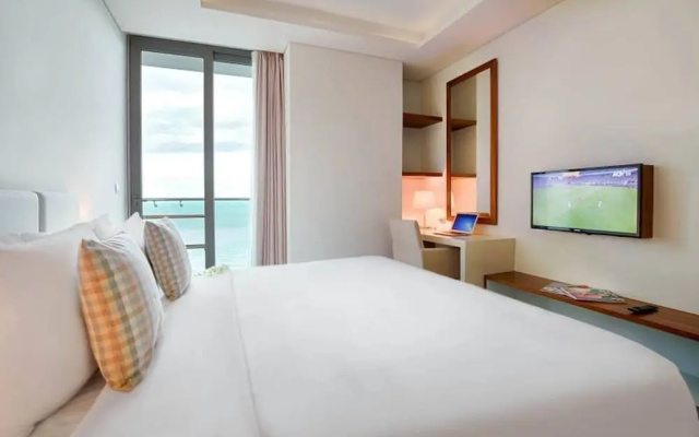 Stunning 80m2 Sea View Apartment, 1-min To Beach