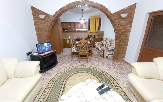 House With 2 Bedrooms in Berat, With Wifi