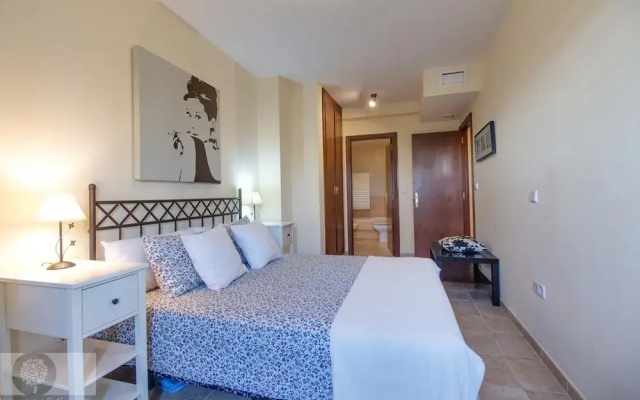 Charming 2-bedroom Apartment in Costa Esuri Golf