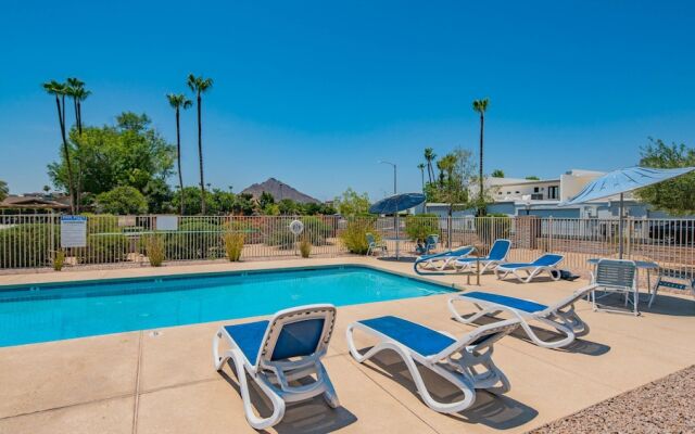 Sleek 2BR Townhome Old Town by WanderJaunt