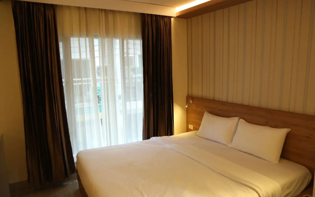 Rose Nana Hotel