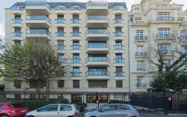 Foch - Champs Elysées,  60m2 Suites in Paris