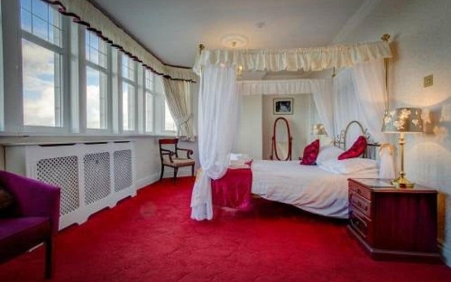 The New Boston Hotel