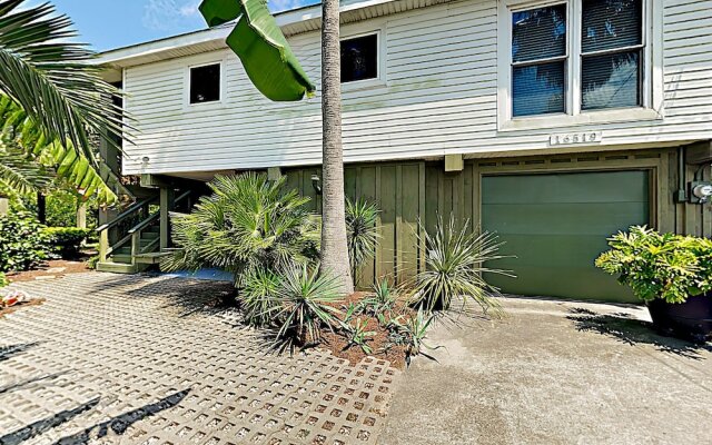 New Listing The Palms Canal On Double Lot 2 Bedroom Home