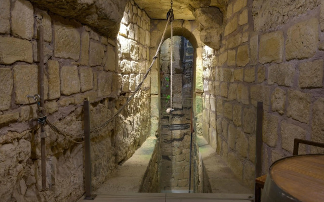 Palacio Tondon, La Rioja Brinas