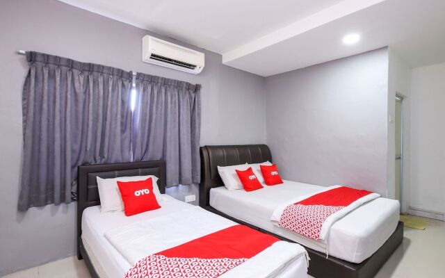 OYO 89702 Md Hotel Masai