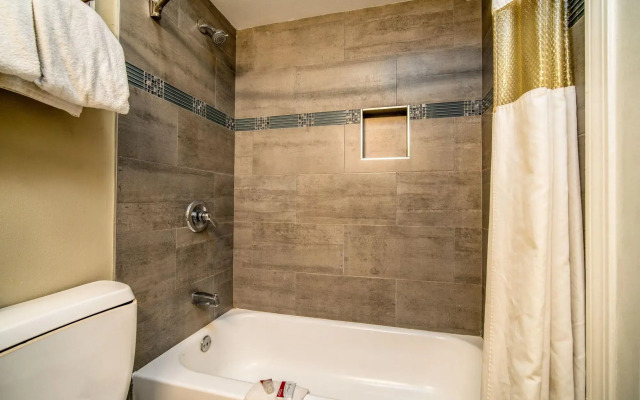 Regency Inn & Suites