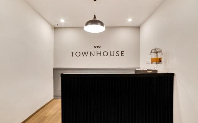 OYO Townhouse 234 Ss Aero Prime