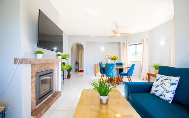 99B Hibiscus Monte Dourado