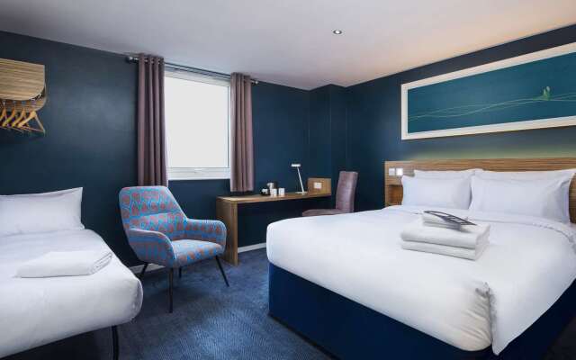 Travelodge Edinburgh Central Queen Street