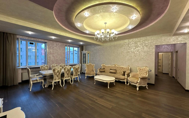 Northern Avenue 2 bedroom Luxury apartment HH777