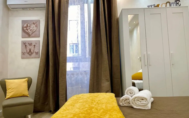 Apartment Near the Colosseum With Metro Line A a 2-minute Walk Away