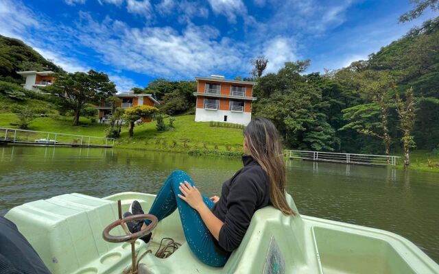 Burbi Lake Lodge Monteverde