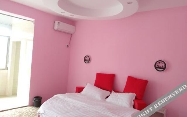 We+ Boutique Theme Hotel (Lingchuan University of Electronic Science and Technology Huajiang Campus)
