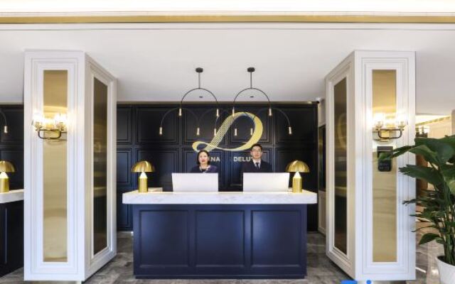 Yanji Baihuo Dalou Xishichang XANA Deluxe Hotel