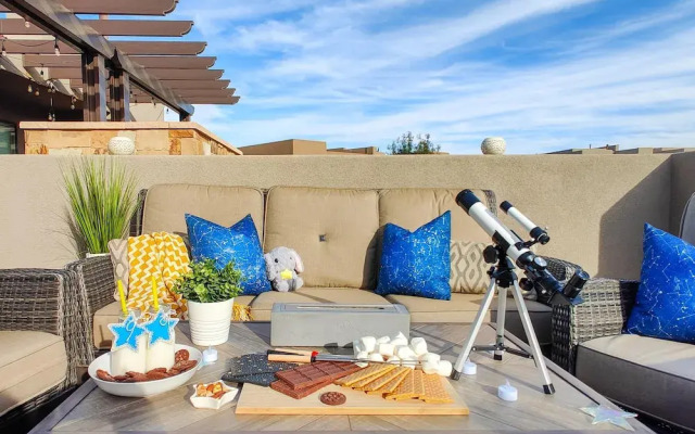 Stargazer Luxury Condo, Rooftop Views, Private Hot Tub