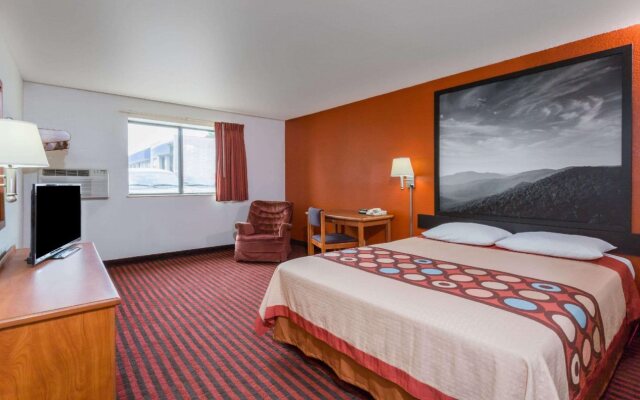 Super 8 Motel - Dumfries