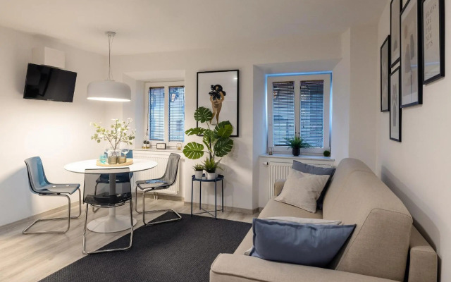 New Central Studio with free parking