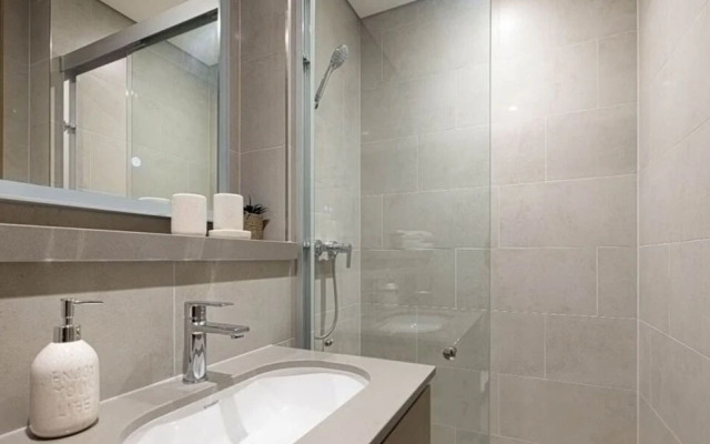 Manzil - Lux 1BR Near Downtown With Skyline Views