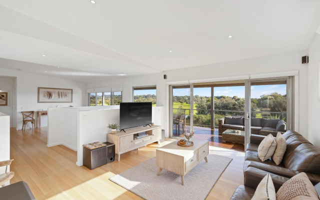 Saltwater Breeze Retreat