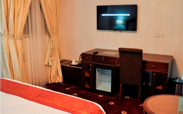Caledonian Suites