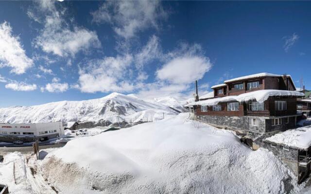 Stylish Studio Apartment with balcony