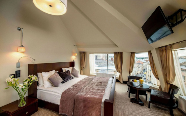 Astoria Hotel
