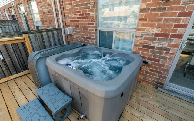 GLOBALSTAY. Luxury 3BR Townhomes with HOT TUB, Gym, BBQ