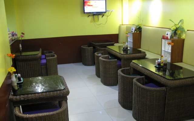 Jade Dragon's Suites