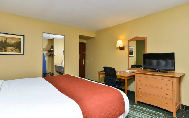 Holiday Inn Express & Suites Phoenix - Tempe by IHG